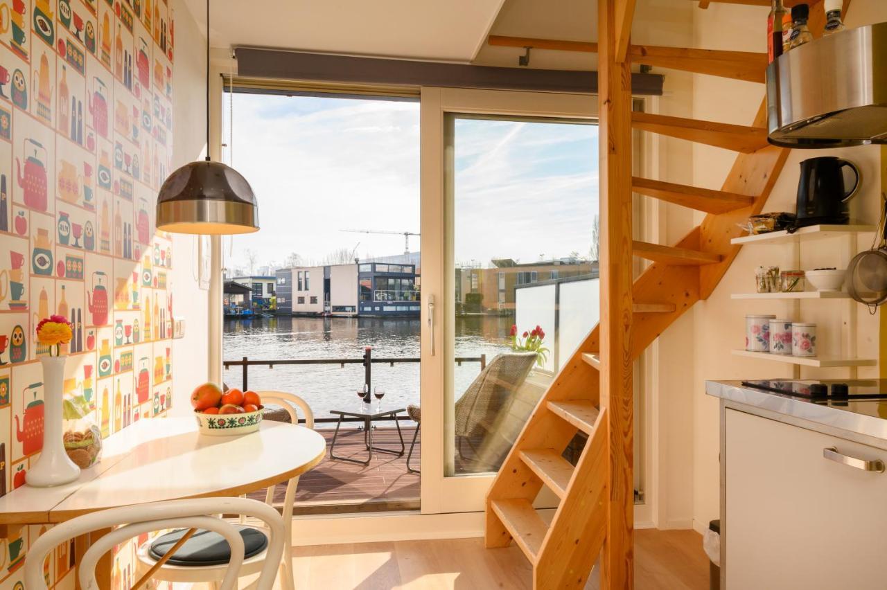 Houseboat Studio With Canalview And Free Bikes Amsterdam Exterior foto